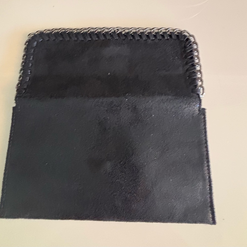 Chic Black Chain-Embellished Wallet - Picture 3 of 6